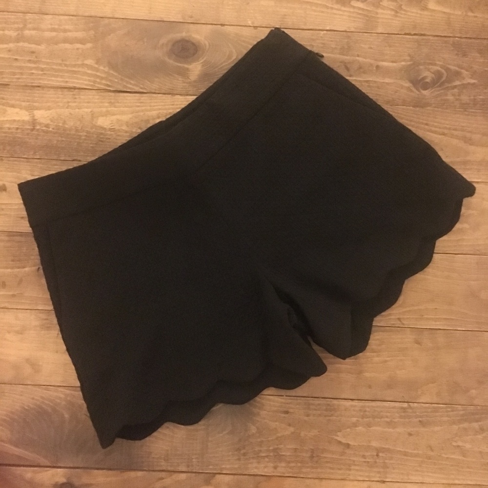 NWOT LOFT Scalloped RIVIERA Shorts